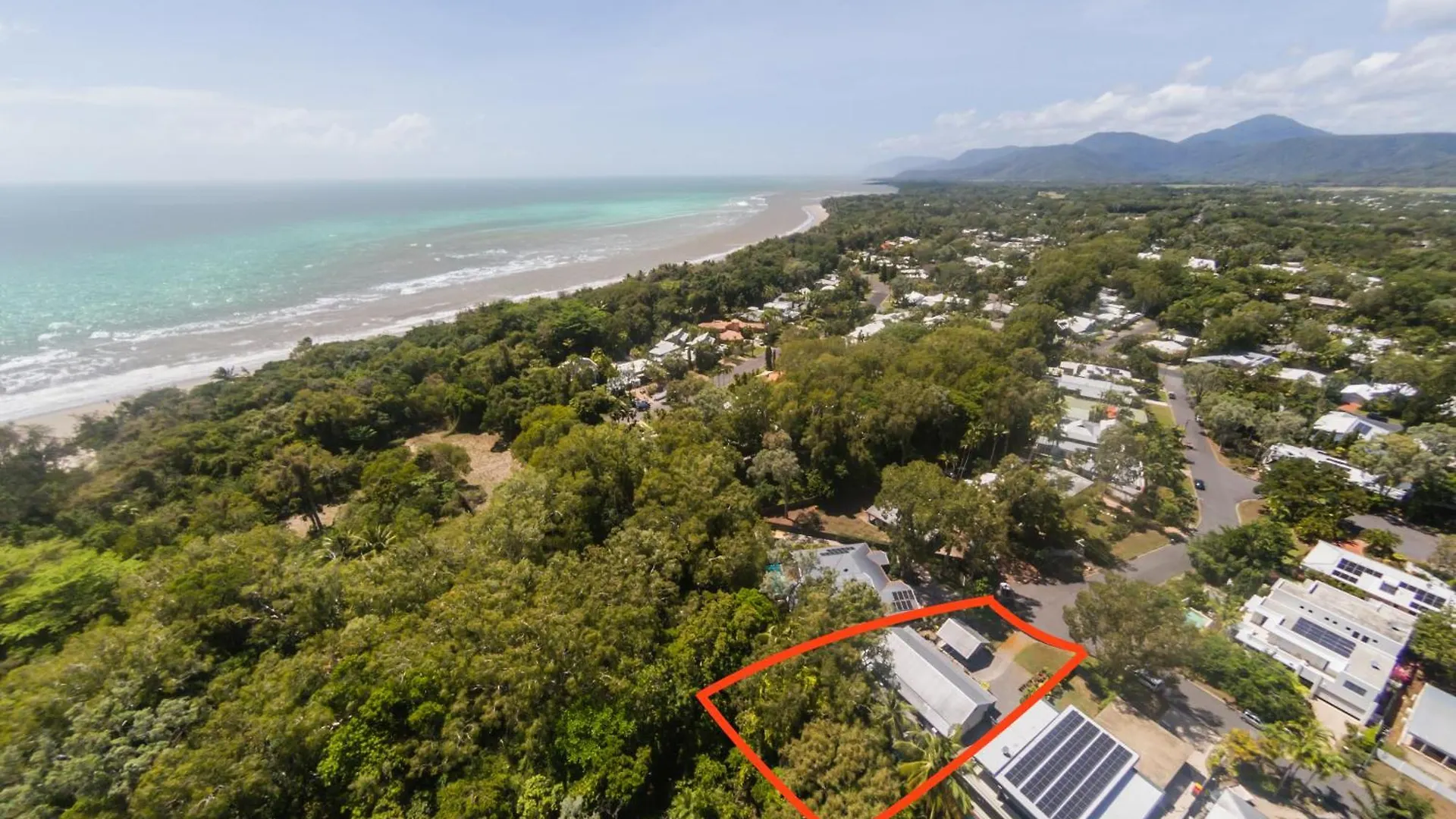 Villa Sorrento, A House On 4 Mile Beach In Port Douglas