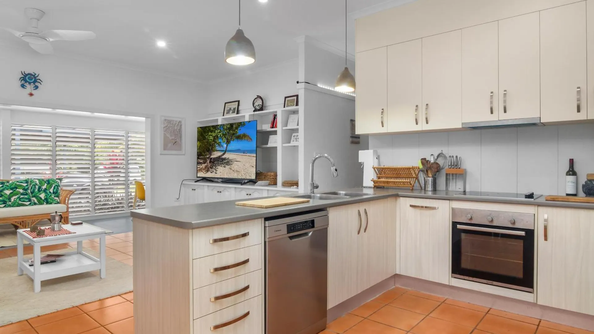 Villa Sorrento, A House On 4 Mile Beach In Port Douglas